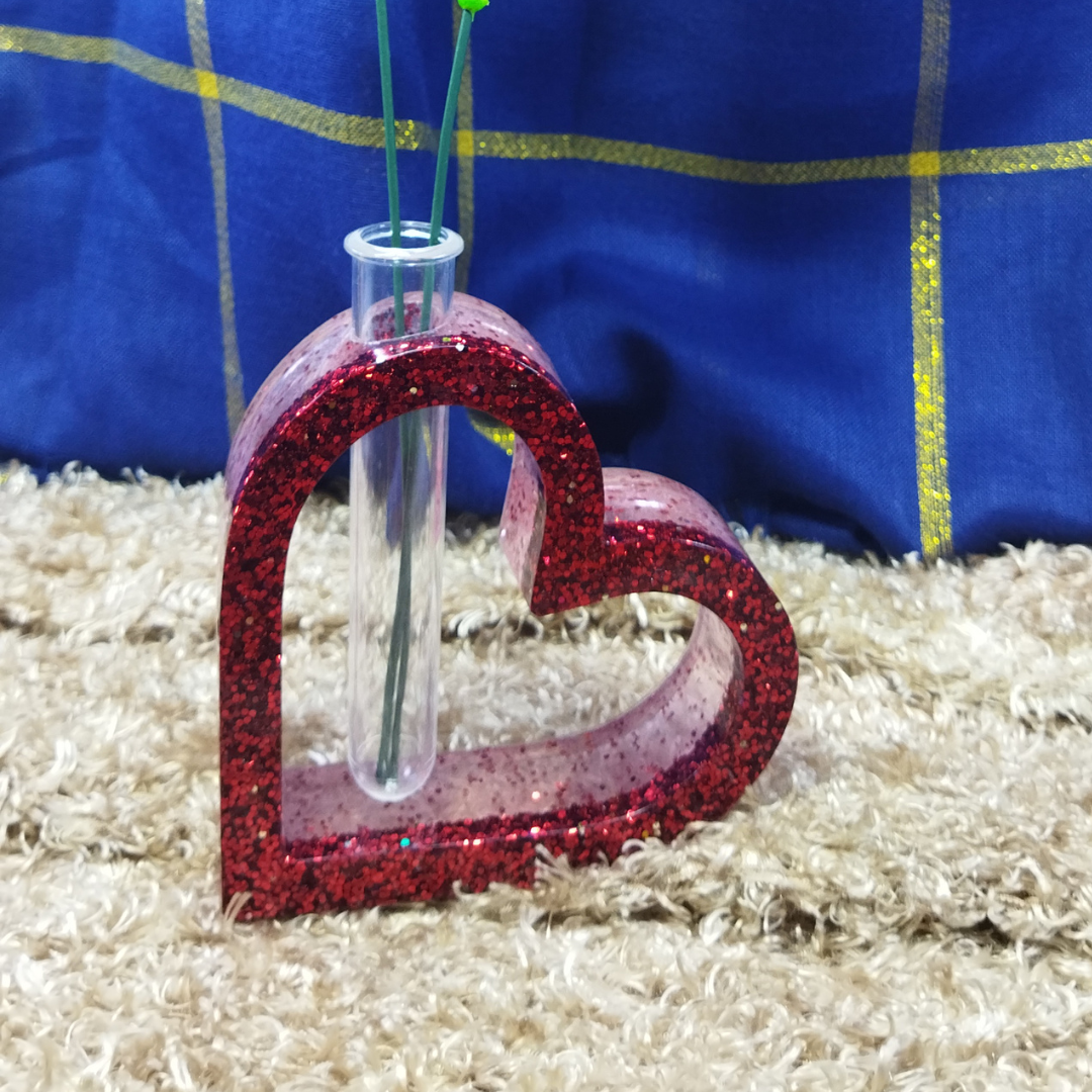 Hand Made Heart Shape Epoxy Resin Vase