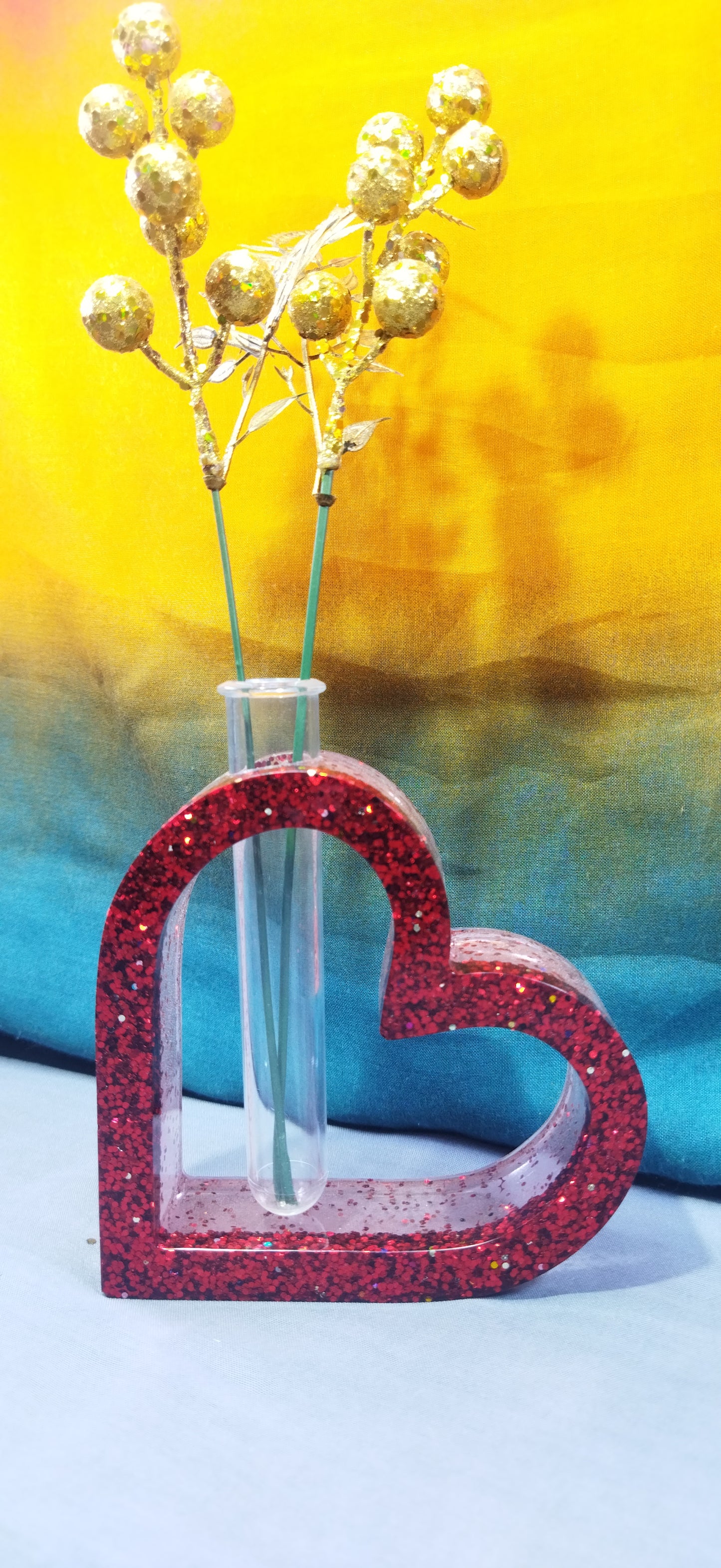 Hand Made Heart Shape Epoxy Resin Vase